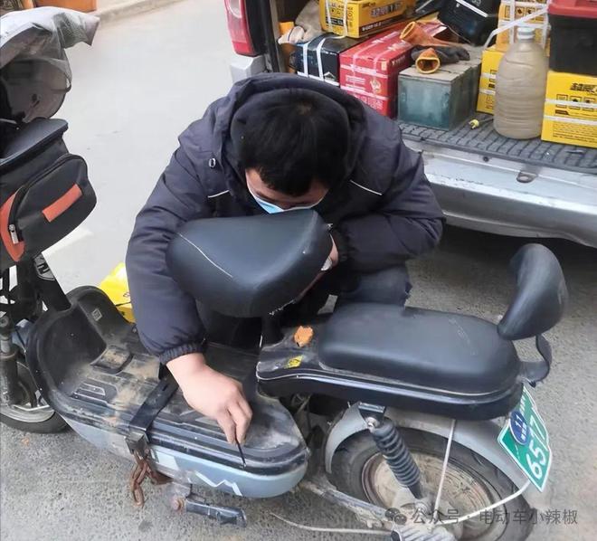 电车换个电池_电车换电瓶注意什么问题_电动车换电池